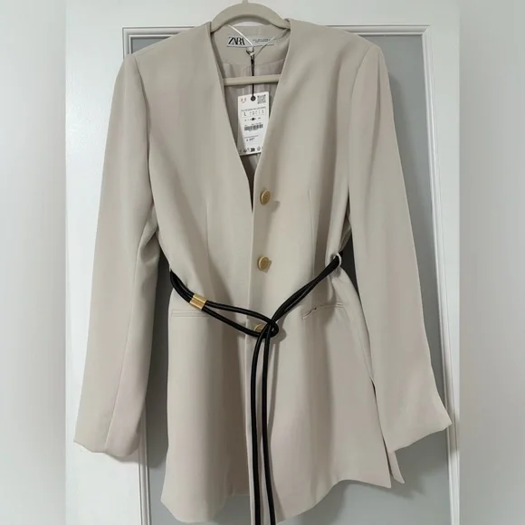 Zara Women’s Cream Blazer - Picture 3 of 4